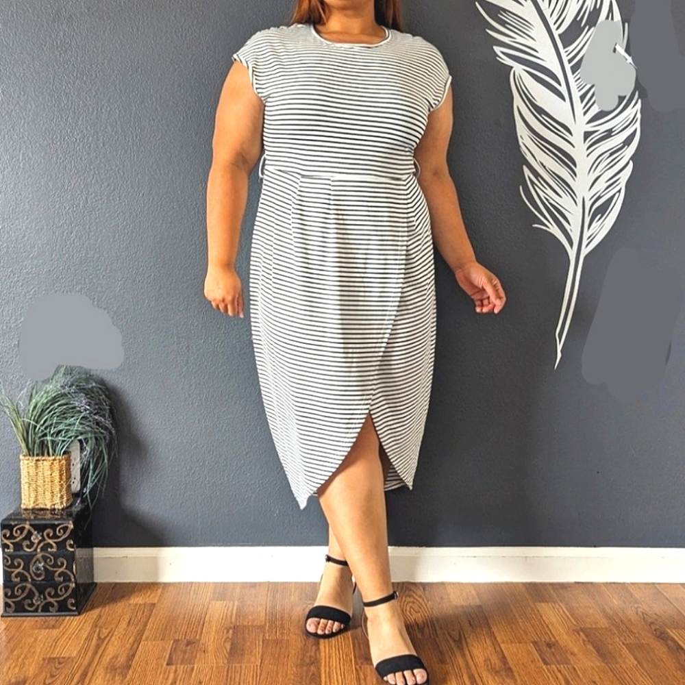 🌿 SHEIN Blue and White Striped Midi Dress - 2X